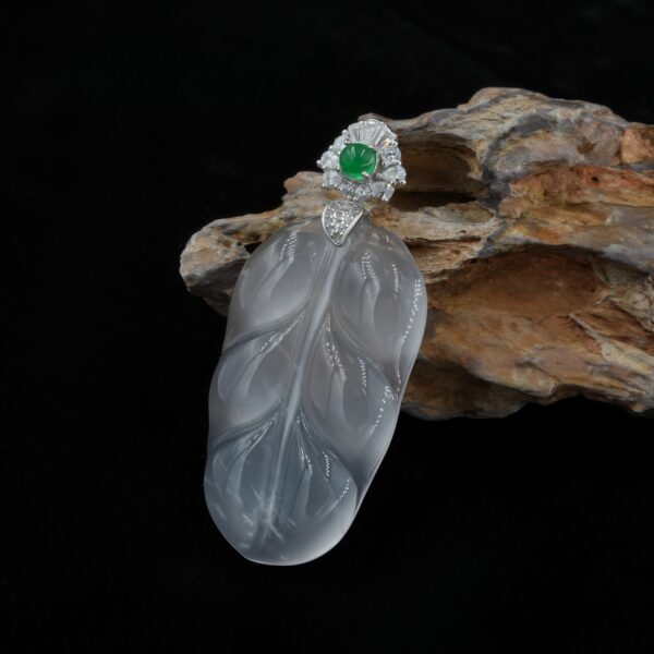 Vanying Stone Leaf-Carved Jadeite Pendant