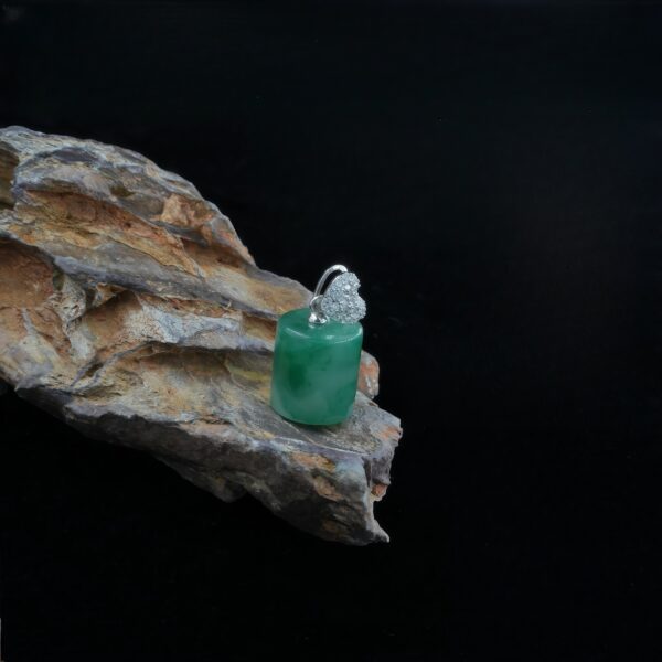 Vanying Stone Cylindrical Green Jadeite Pendant