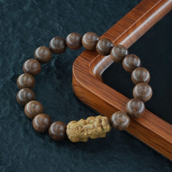 Vanying Stone Pi Xiu Sandalwood Bracelet