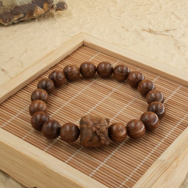 Vanying Stone Awakening Lion Sandalwood Bracelet