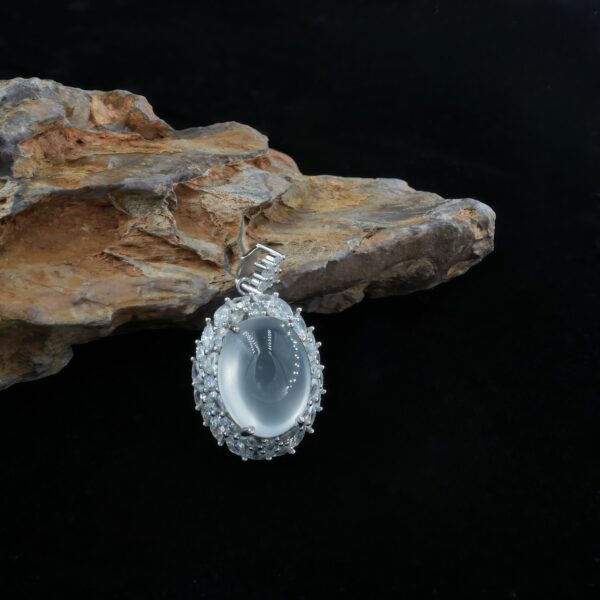 Vanying Stone Oval Cabochon Jadeite Pendant