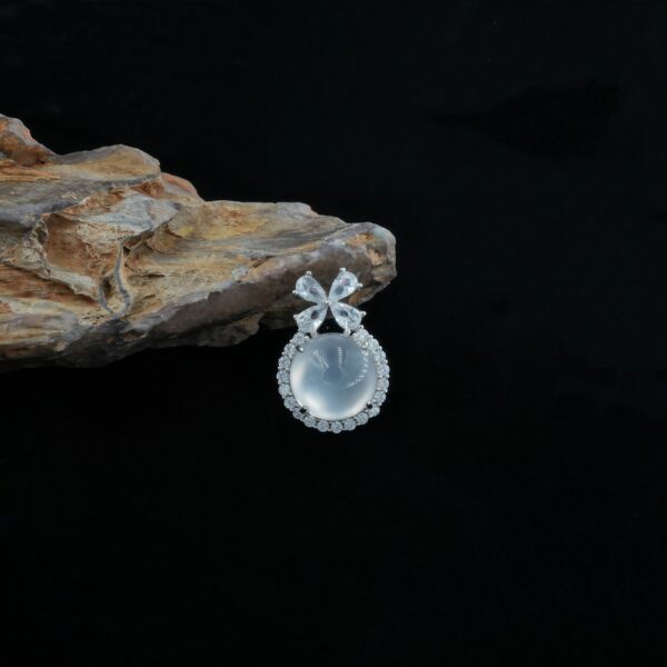 Vanying Stone Bowknot Jadeite Pendant